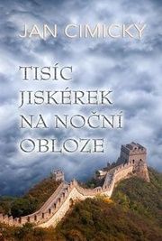 Tisíce jiskérek na noční obloze